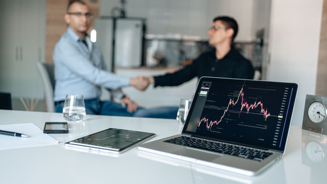 comment trouver un associé-entrepreneur anonyme-strategie des fractales