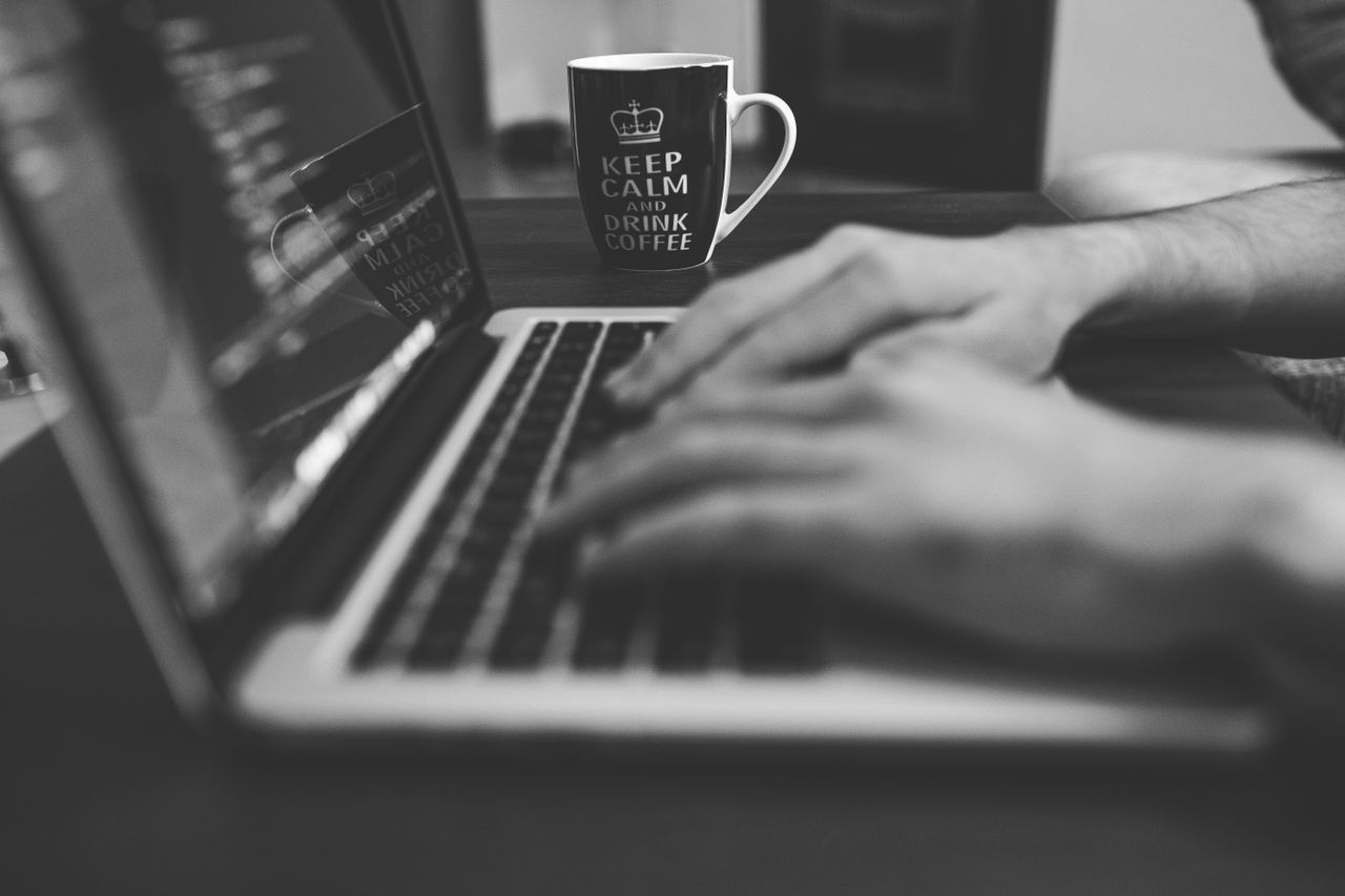 développeur no-code indépendant-Entrepreneur Anonyme Stratégie des Fractales