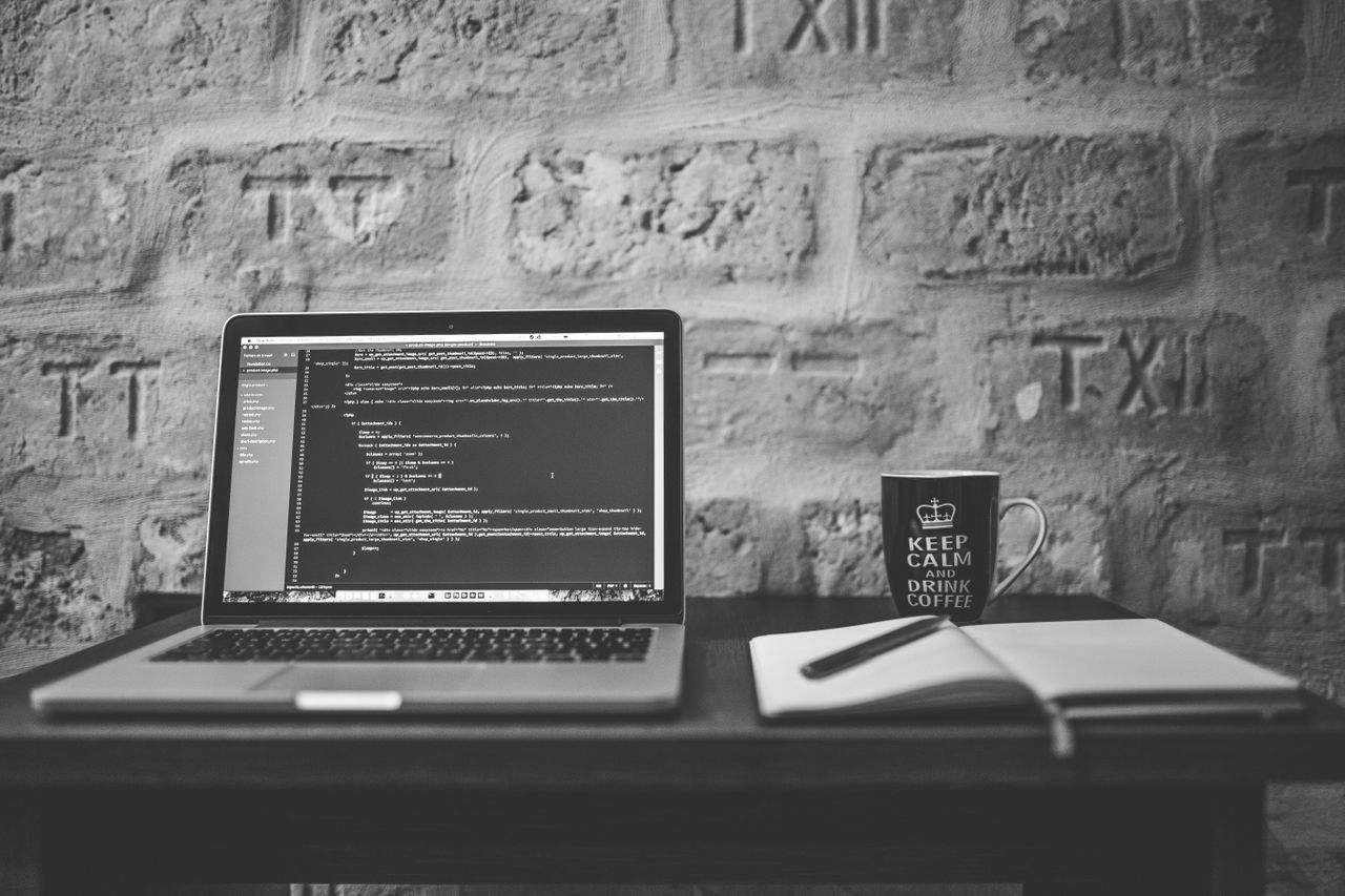 développeur no-code indépendant-Entrepreneur Anonyme Stratégie des Fractales