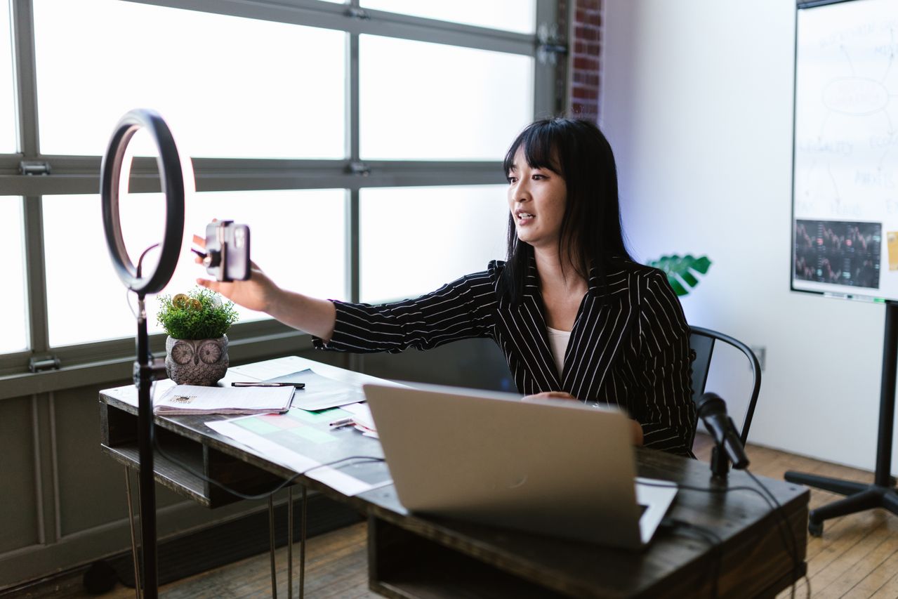vidéaste entrepreneur YouTube B2B-Entrepreneur Anonyme Stratégie des Fractales