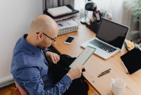 Idée Business Innovante 2026 - entrepreneur anonyme - stratégie des fractales - vision fractale