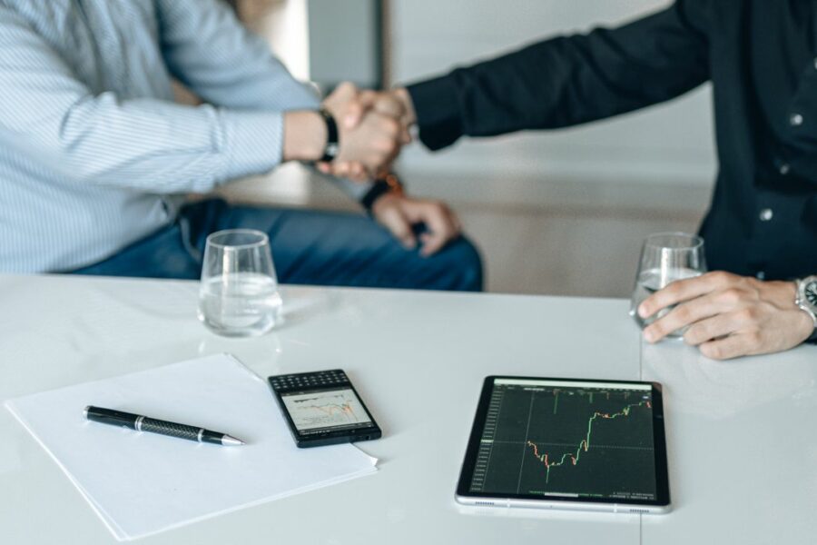 comment trouver un associé-entrepreneur anonyme-strategie des fractales