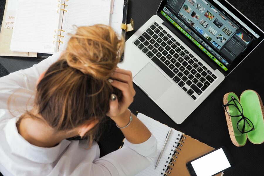 entrepreneur qui travaille trop-entrepreneur anonyme-strategie des fractales