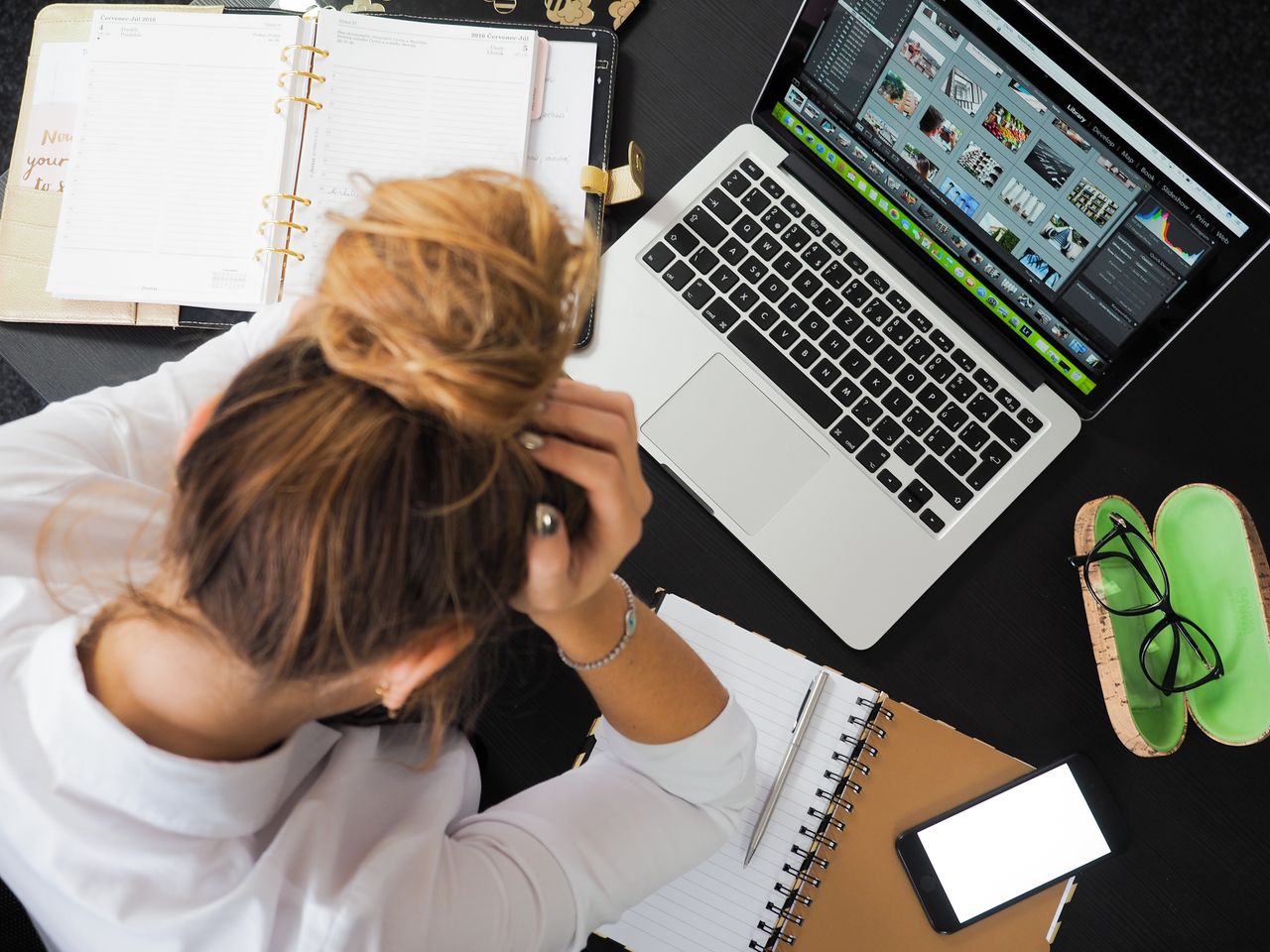 Entrepreneur qui travaille trop : Voici Pourquoi Votre Business Stagne