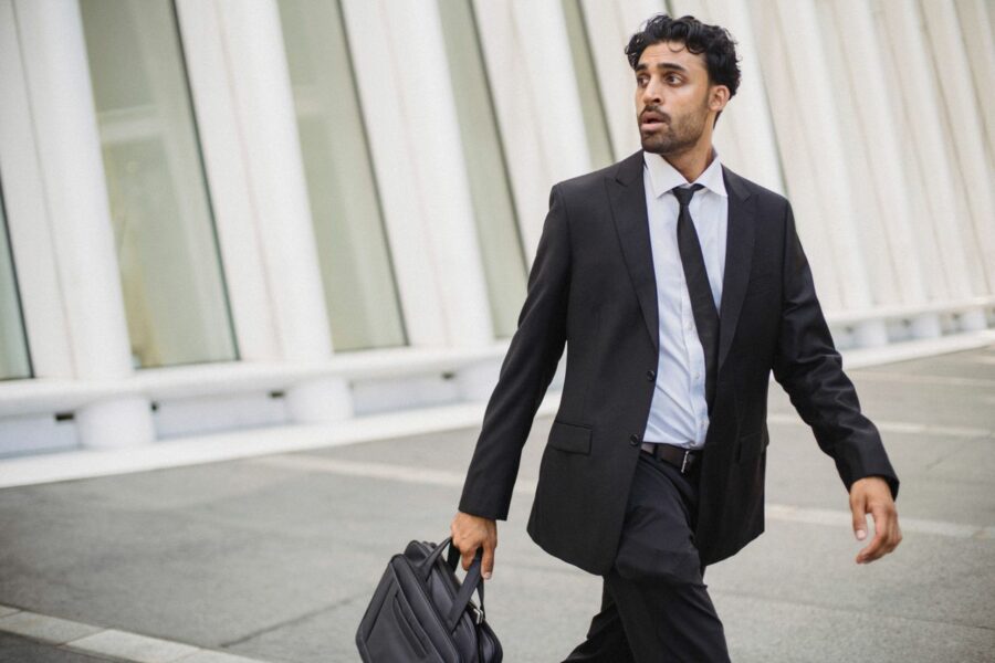 entrepreneur quitte son entreprise-entrepreneur anonyme-strategie des fractales