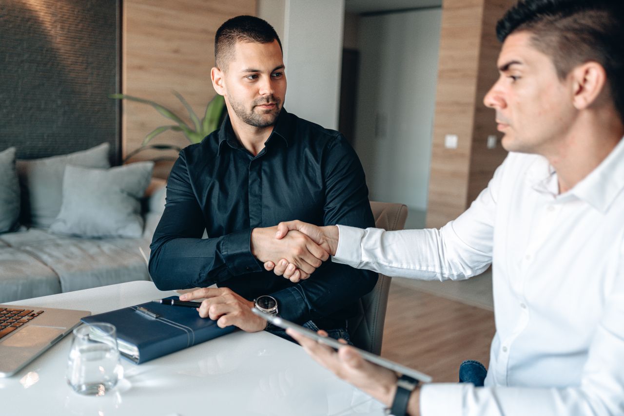 Comment Trouver les Bons Partenaires pour Son Business