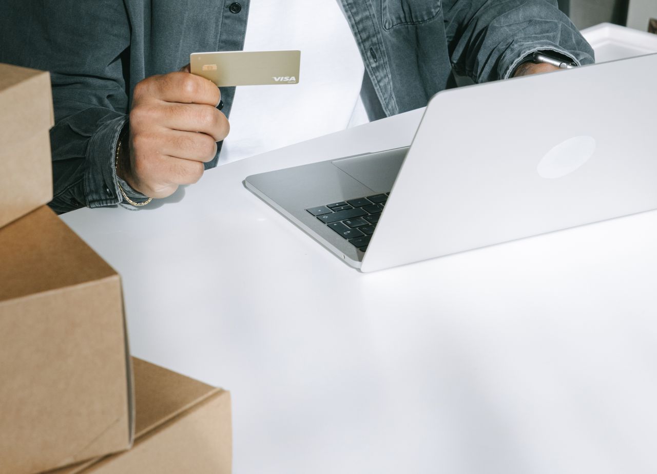 Commerce Local vs En Ligne : Stratégies selon Votre Marché