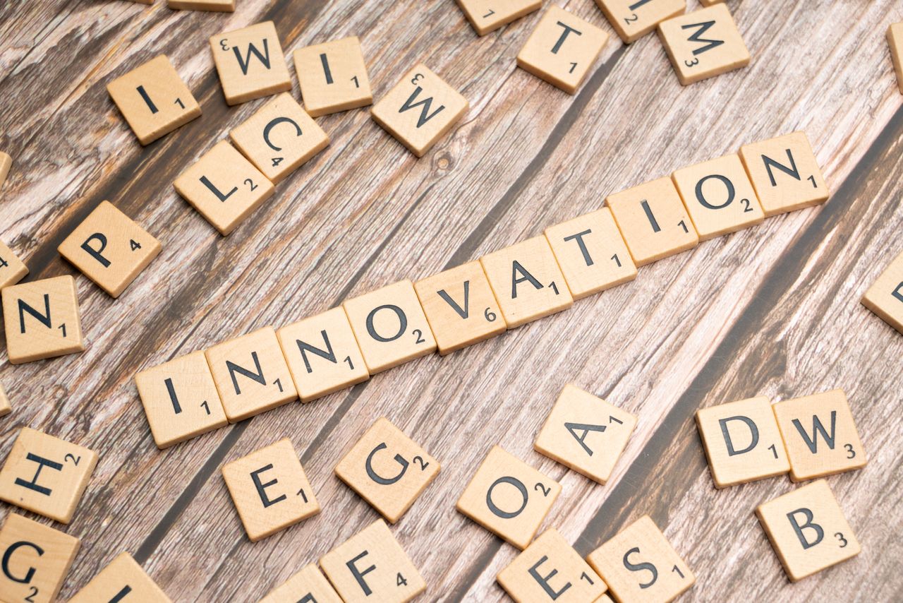 Commercialiser une Innovation : De l’Idée Brillante au Marché Concret
