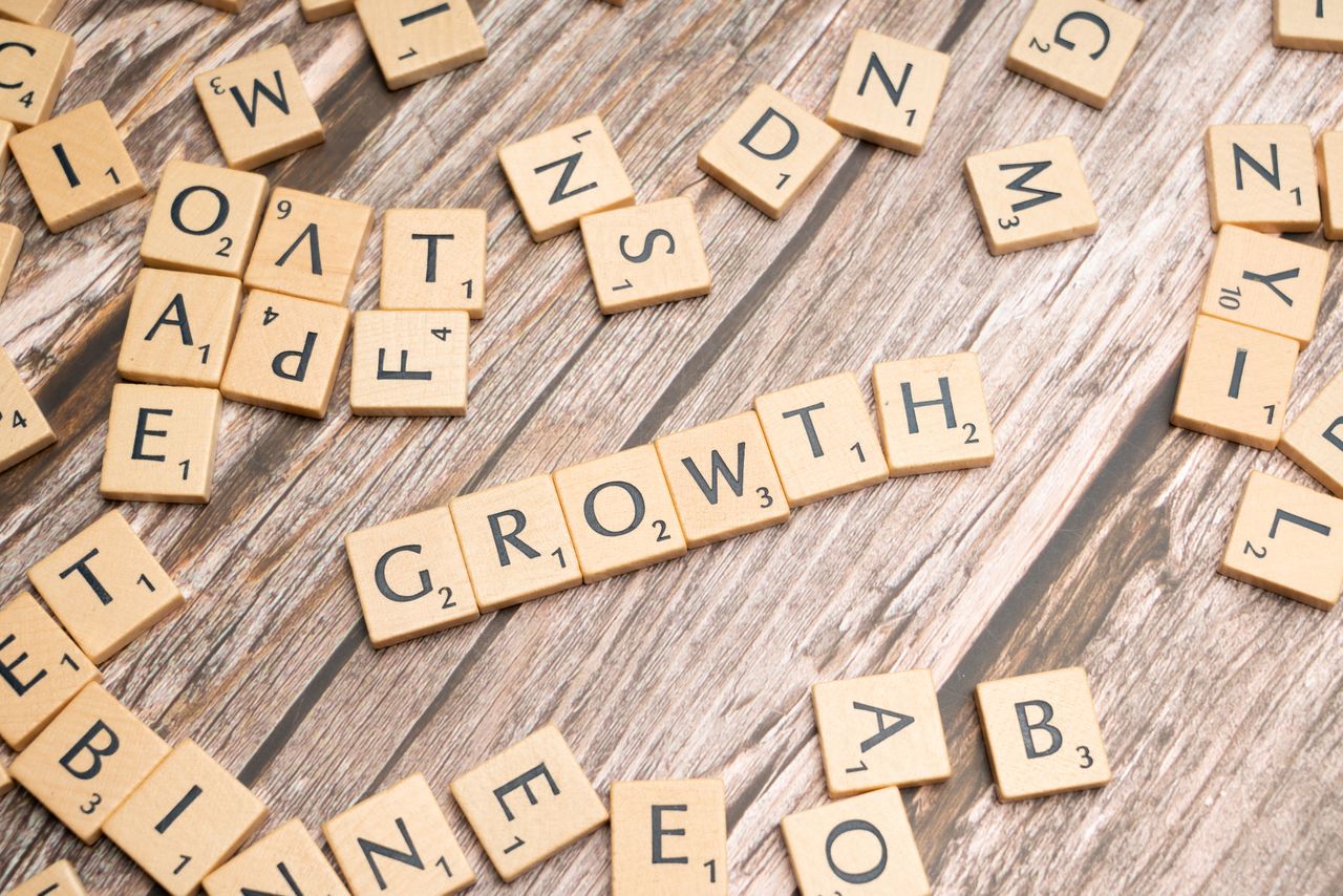 Growth Hacking : Techniques Concrètes pour Croître Vite