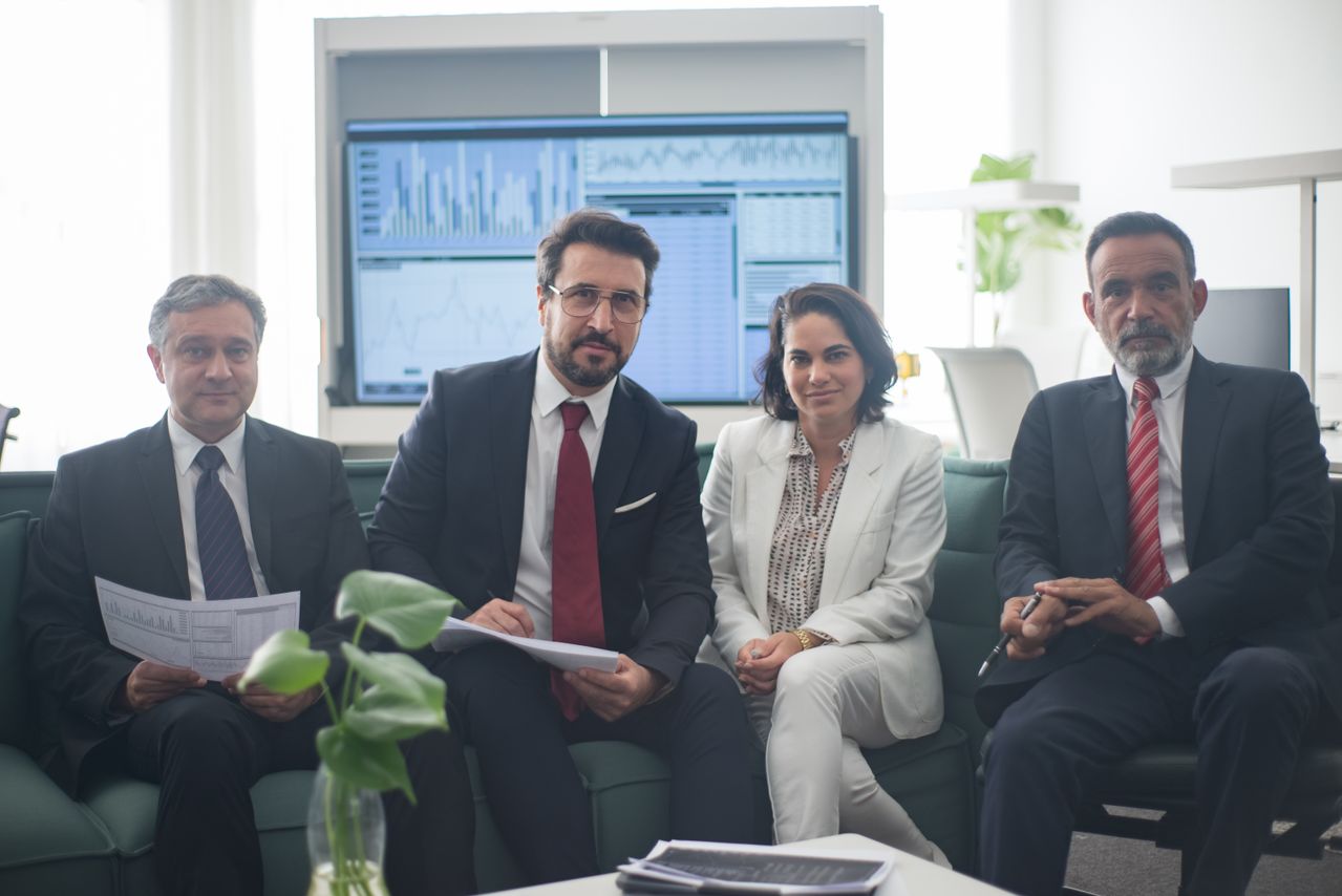 holding société avantages — Stratégie des Fractales et architecture patrimoniale long terme — Entrepreneur Anonyme