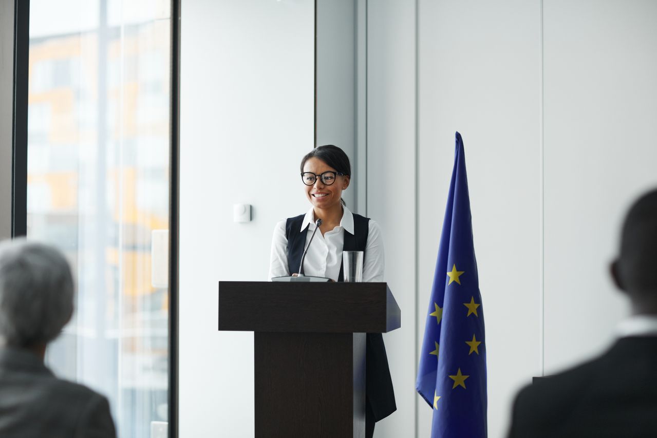 Prise de Parole en Public : Pourquoi tout Entrepreneur Devrait s’y Former