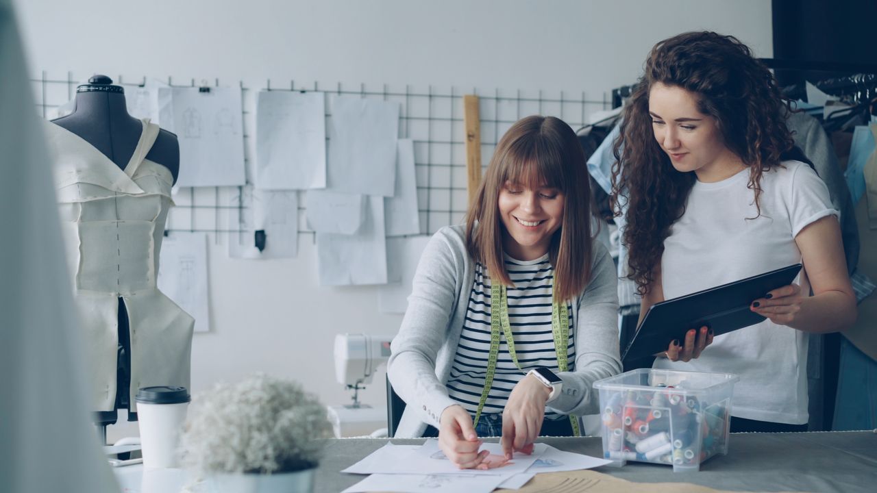 Créer Sa Marque de Mode : du Stylisme à la Vente en Passant par la Production