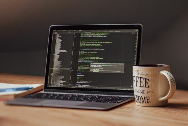 développeur no-code indépendant-Entrepreneur Anonyme Stratégie des Fractales